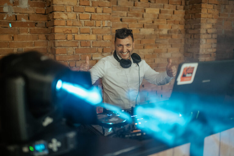 DJ na svatbu Pavel Ševčík.  Dj moderátor a bavič.