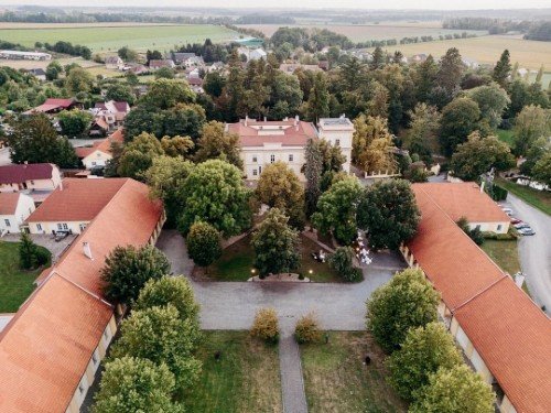 Netradiční prostory - areál zámku Úmonín - Galerie 5